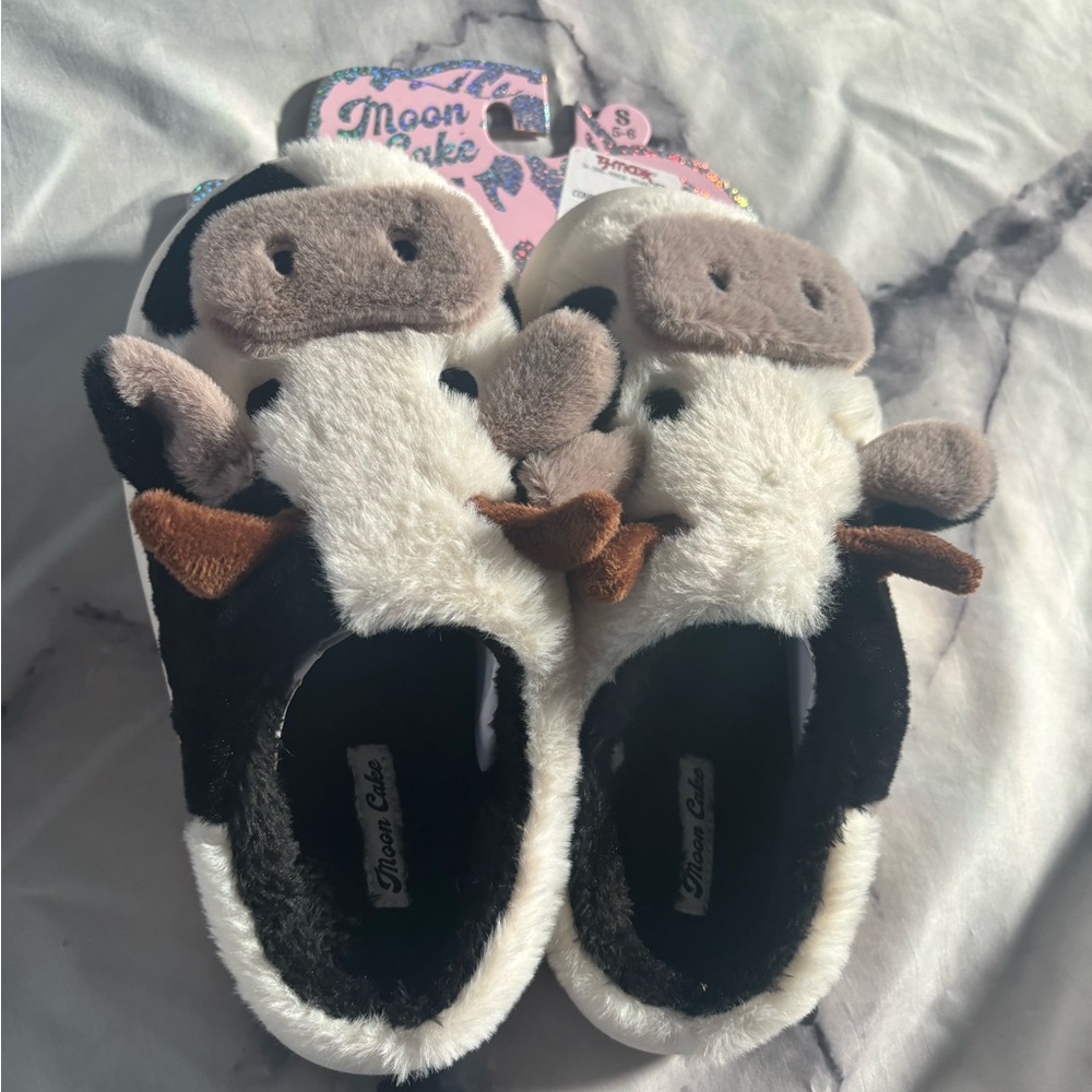 moon cake cow slippers